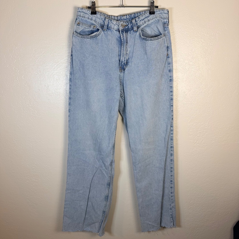 H&M &Denim Women 10 Light Wash Ultra High Waist Wide Leg Jeans Raw Hem